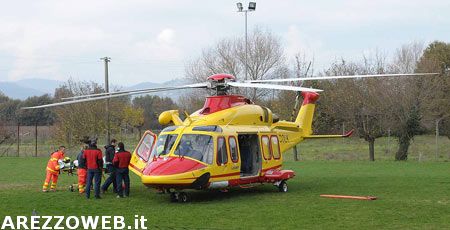 Si ribalta con la sua auto sulla chiantigiana, grave 35enne di Montevarchi