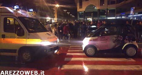 Investe tre pedoni sulle strisce, uno è grave