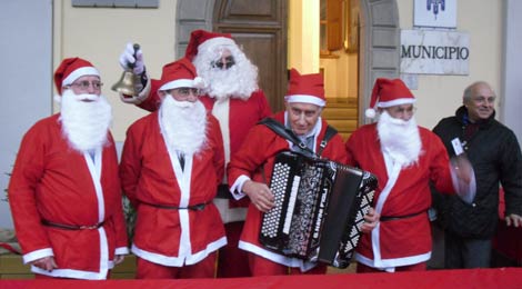 Babbo Natale fa visita a Rassina