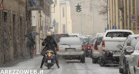 Emergenza neve, scuole chiuse fino a lunedì Niente Fiera né mercato
