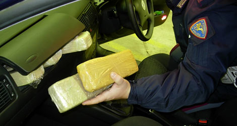 Trasportavano 2,6 chili di cocaina purissima, arrestati due albanesi