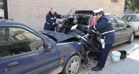 Colto da malore un 70enne investe 90enne sul marciapiedi