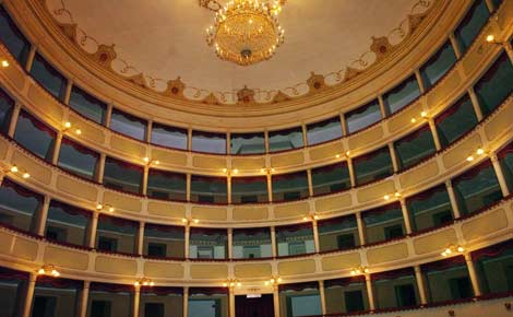 “Festa della scuola per RI-Cominciare insieme”: gli studenti pronti a calcare il palcoscenico del Teatro Petrarca