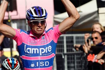Giro d’Italia: Petacchi vince la 2^ tappa