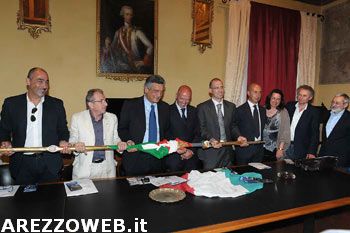 Lancia d’oro tricolore dedicata all’Unità d’Italia