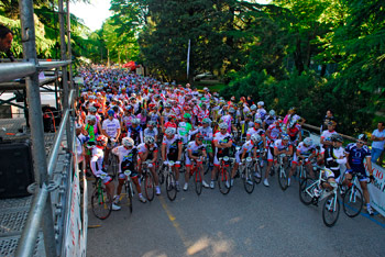 Domenica centinaia di ciclisti tra Romagna e Toscana