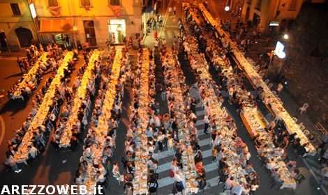 E’ la sera delle cene propiziatorie E’ la sera delle cene propiziatorie