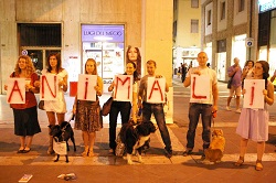 In tanti alla manifestazione contro l’abbandono degli animali