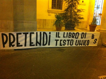Blocco Studentesco: protesta contro il caro libri