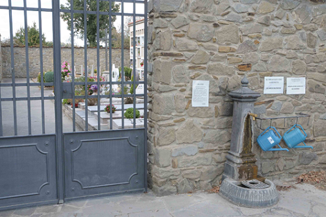 Usano l’acqua del cimitero per sè, Arezzo Multiservizi ci va giù duro