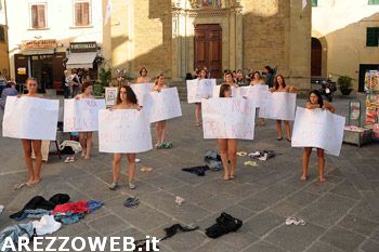 Lav: ‘Meglio nudi che in pelliccia’