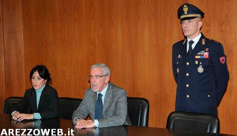 Paga un pugile per uccidere il proprietario di casa, arrestata 51enne