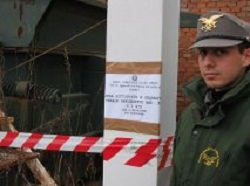 Quintali di rifiuti sotterrati in un terreno a Subbiano, due denunce
