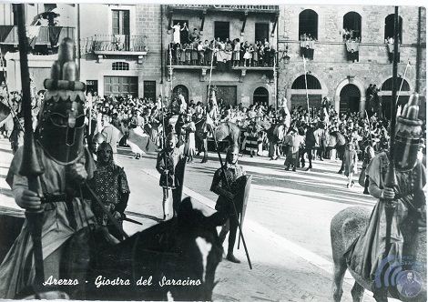 Gli 80 anni della Giostra: francobolli e cartoline in mostra