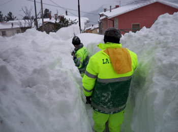 Oltre 3 metri di neve sul piccolo borgo di Badia Tedalda