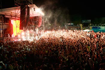 La notte dei record: in 14mila all’Aquafan per lo show di kalkbrenner