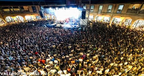 Valdichiana Outlet Village: in 50mila per il concerto di Max Pezzali