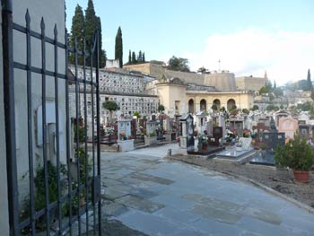 Al cimitero lotta alle zanzare