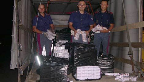 29mila pacchetti di bionde di contrabbando, 37enne finisce in manette