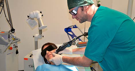 Nuovi ambulatori con strumenti laser donati dal Calcit a Dermatologia