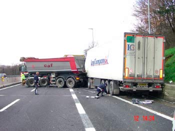 A1, 42enne perde la vita nello scontro con la sua auto