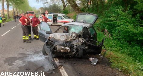 A Quarata scontro frontale tra due auto, muore 20enne di Terranova – FOTO