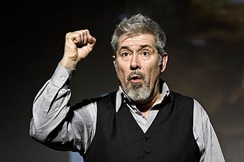 Alessandro benvenuti chiude la stagione teatrale di Anghari