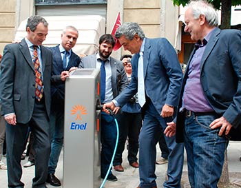 Auto elettriche: inaugurata la prima colonnina di ricarica