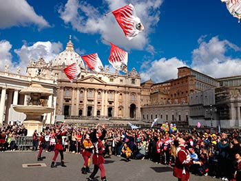 Il Gruppo Storico e Sbandieratori Città di Castiglion Fiorentino da Papa Francesco