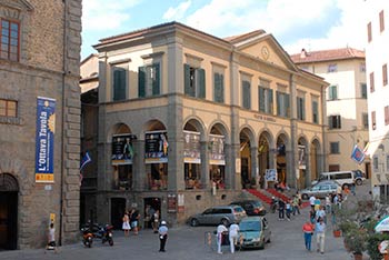 Cortona Fashion History, in Piazza Signorelli sfila la storia del costume