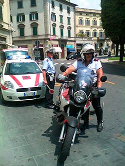 Si spaccia per funzionario Comunale per vendere contratti di energia elettrica