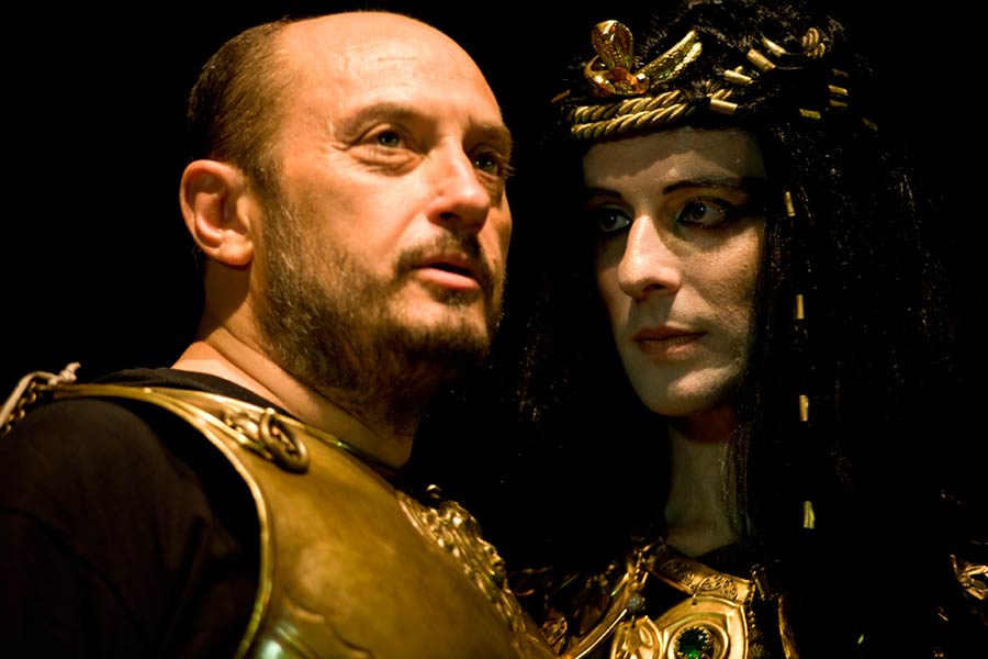 ‘Antonio e Cleopatra e Io’: al Teatro Dovizi  torna il grande Duccio Camerini