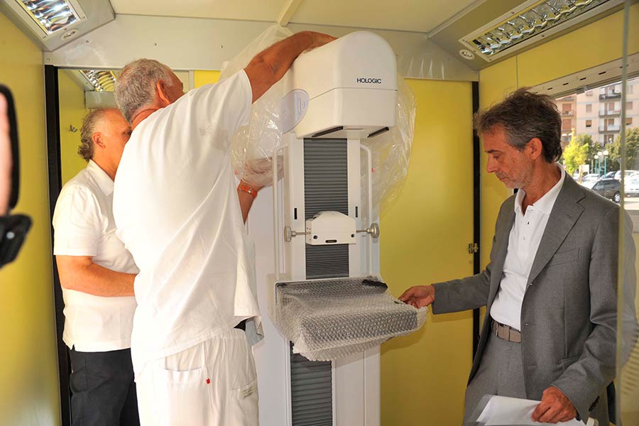 Tumore al seno, dalla diagnosi alla cura, giornata di confronto e divulgazione
