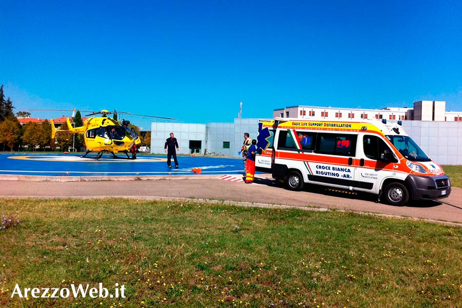 23enne investita da un pulman in centro ad Arezzo, trasferita in codice rosso a Siena