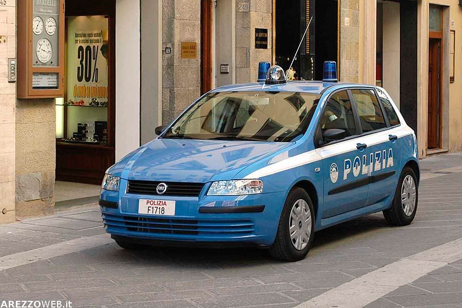 La Polizia salva un 50enne aretino che tenta un insano gesto