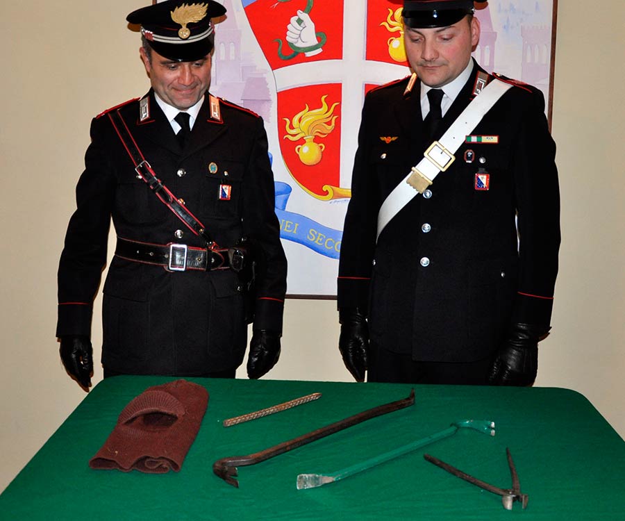 Tenta il furto in un’abitazione ma l’allarme lo mette in fuga, arrestato