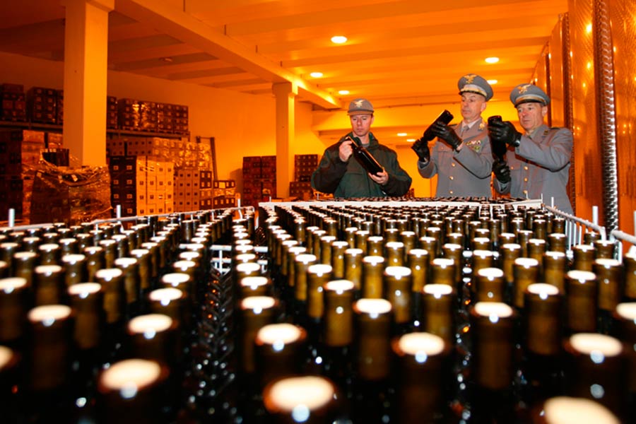 Sequestrate 6000 bottiglie di vino con etichetta irregolare