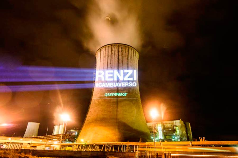 Greenpeace: tempesta di Tweet su Renzi per chiudere la #svoltabuona sul clima