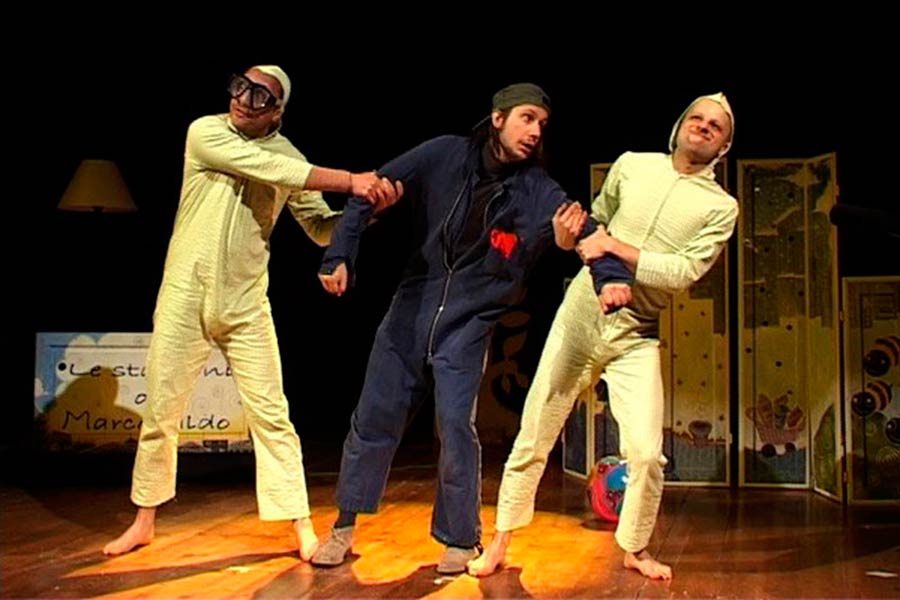 Il teatro per ragazzi con ‘Le stagioni di Marcovaldo’ della compagnia Manufatti Teatrali