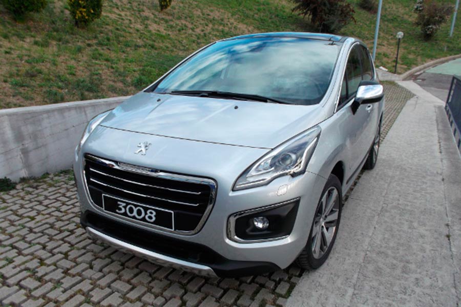 Peugeot: restyling per la 3008