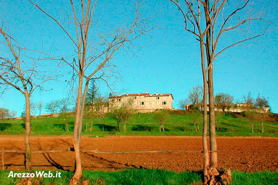 In attesa del boom di arrivi per Pasqua gli agriturismi aretini mettono in sicurezza le piscine