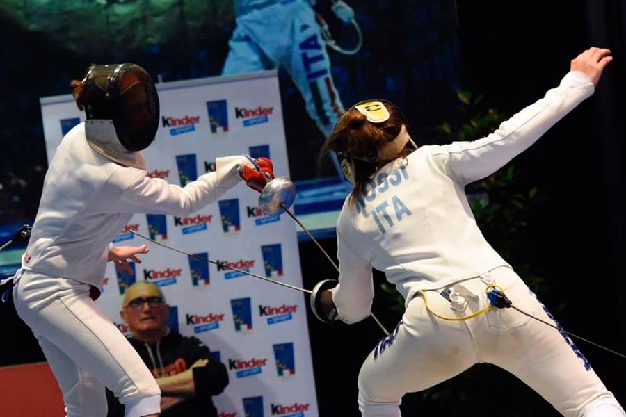 Impresa di Camilla Rossi che vince il titolo nazionale di fioretto e spada