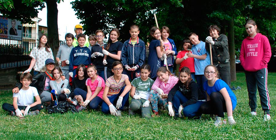 In azione il multicolore popolo del decoro – FOTO