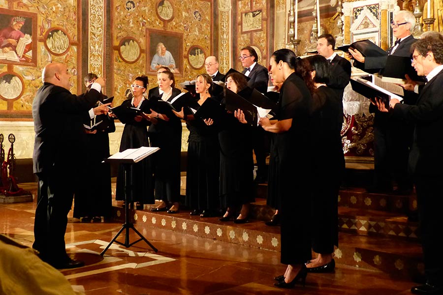 Domani in scena nella Pieve Di S. Maria l’evento è “RESONANCES. Echi gregoriani nella musica del ‘900”