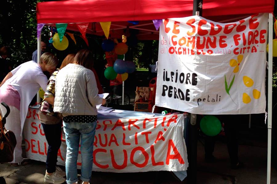 Fila al gazebo per la raccolta firme. Avanti tutto il mese di giugno poi evento finale. Al lavoro anche per un consiglio comunale aperto sui servizi all’infanzia