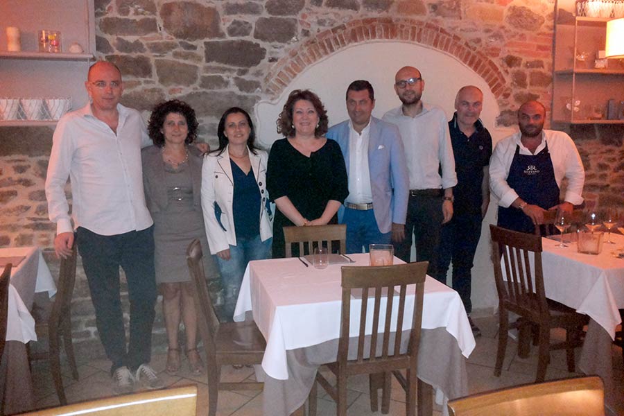 Incontro conviviale tra i sette sindaci per discutere di progetti sostenibili per la Valdichiana