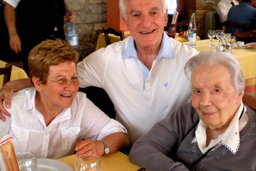Festa alla Rsa Pionta per Attilia, che compie 100 anni