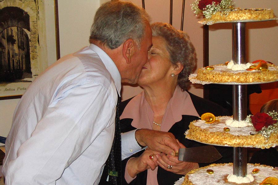 Una coppia preziosa come il diamante, Fosca e Franco festeggiano 60 anni di matrimonio
