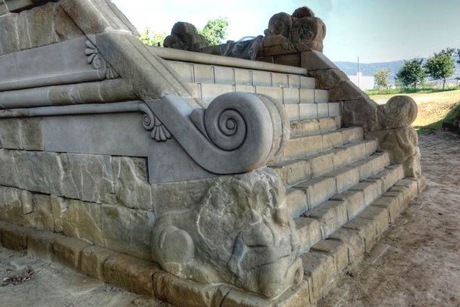 Gli Etruschi una volta al mese
