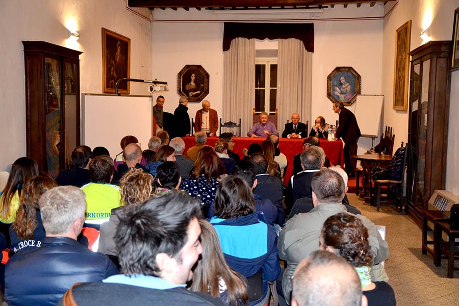 Ebola, incontro con gli specialisti della Asl8 con i volontari che operano nelle ambulanze
